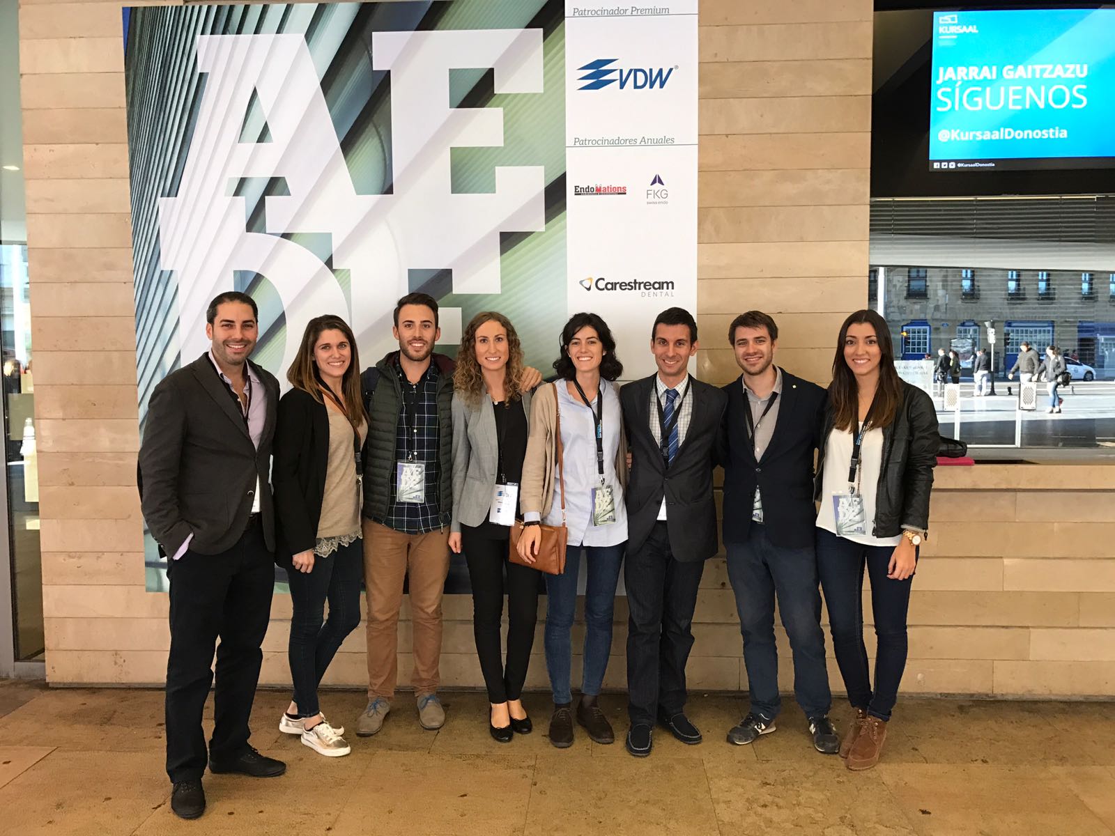 Exitosa participación de los alumnos del Postgrado de Endodoncia de la Universidad de Barcelona en el XXXVII Congreso Nacional  de AEDE