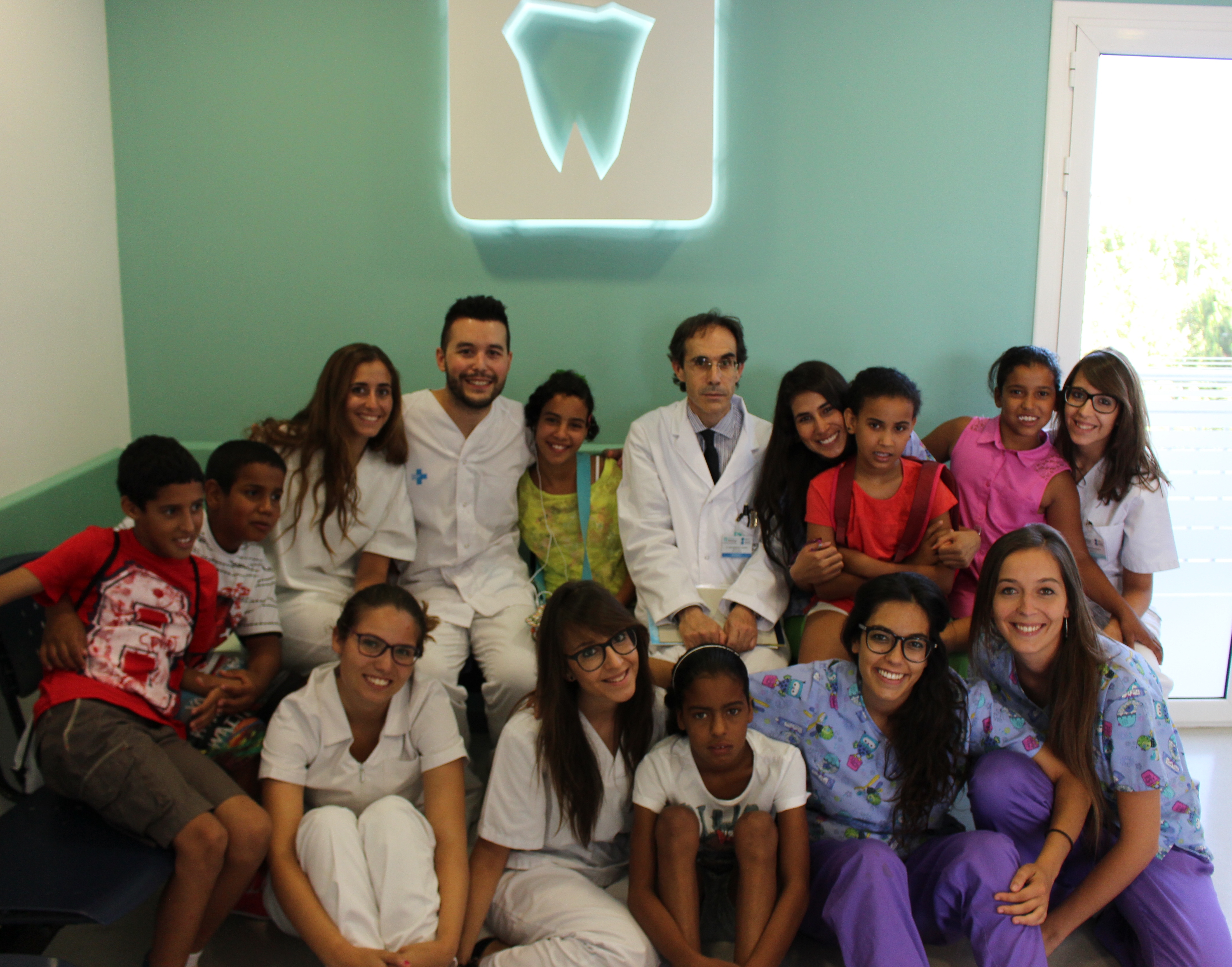 El Hospital Odontológico Universidad de Barcelona, recibe un año más a los niños saharauis en su centro