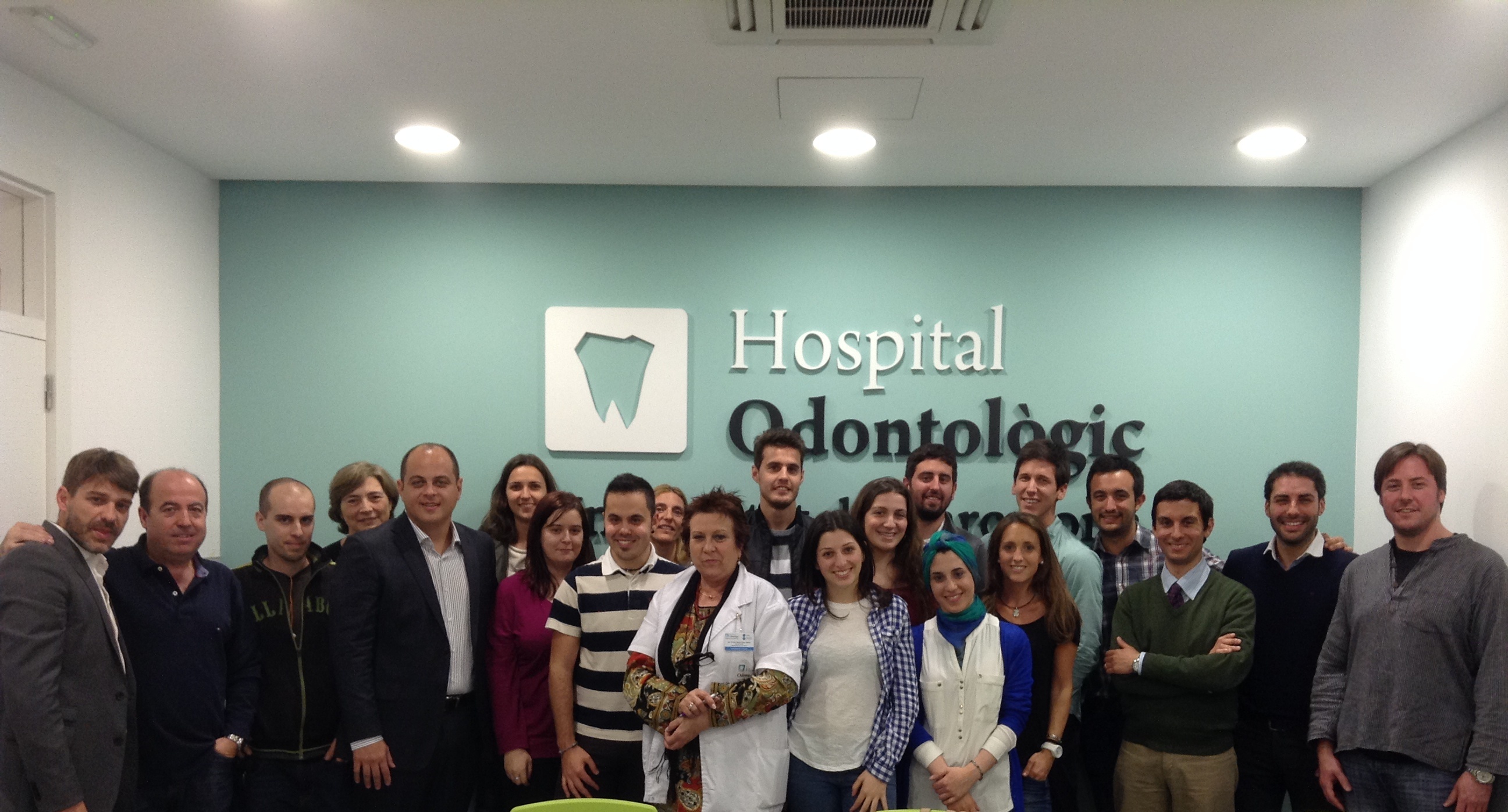 Conferencia del Dr. Gustavo De Deus en el Hospital Odontológico Universidad de Barcelona