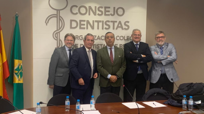 El Dr. Jose López,  president de la SEI a la reunió de societat del Consell de Dentistes