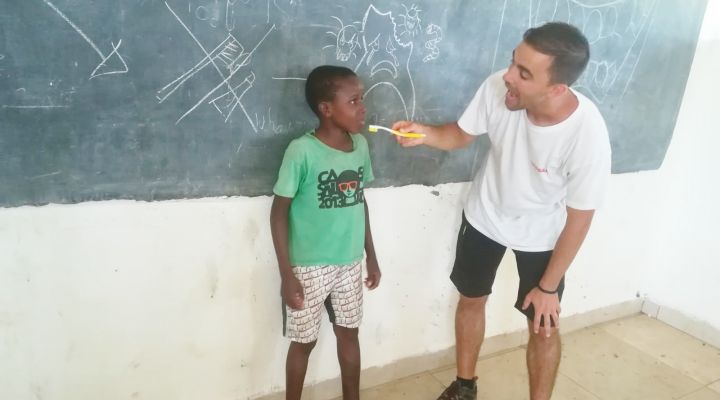 La Odontología Solidaria mueve sonrisas en Gambia